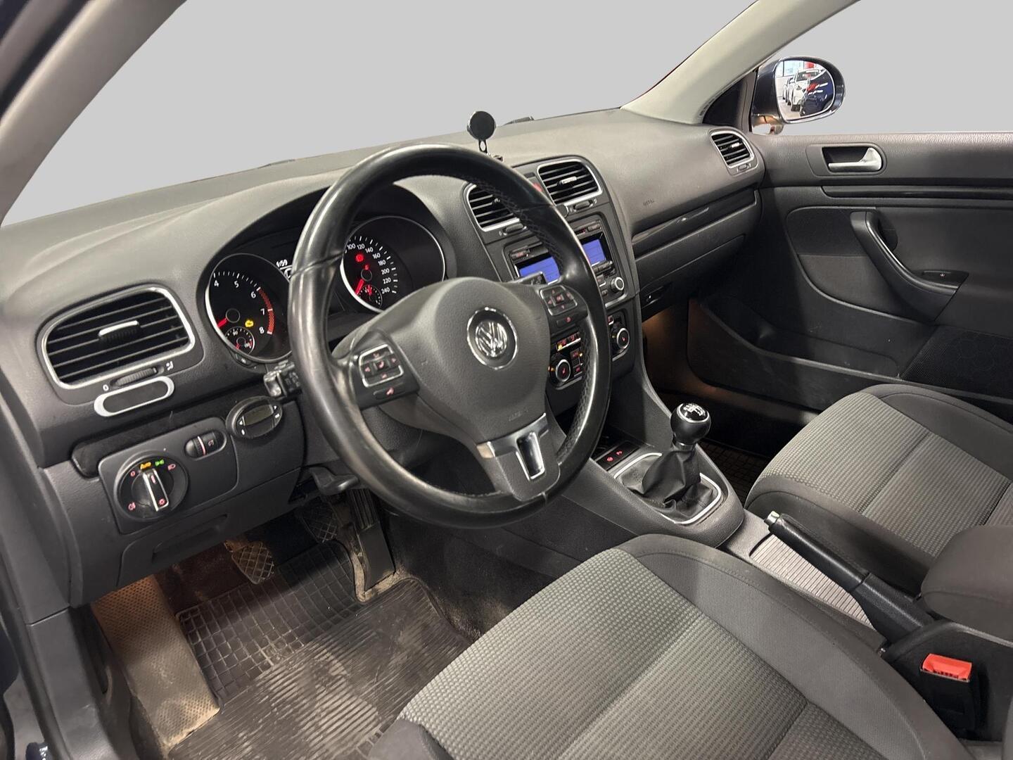 VOLKSWAGEN Golf 2010