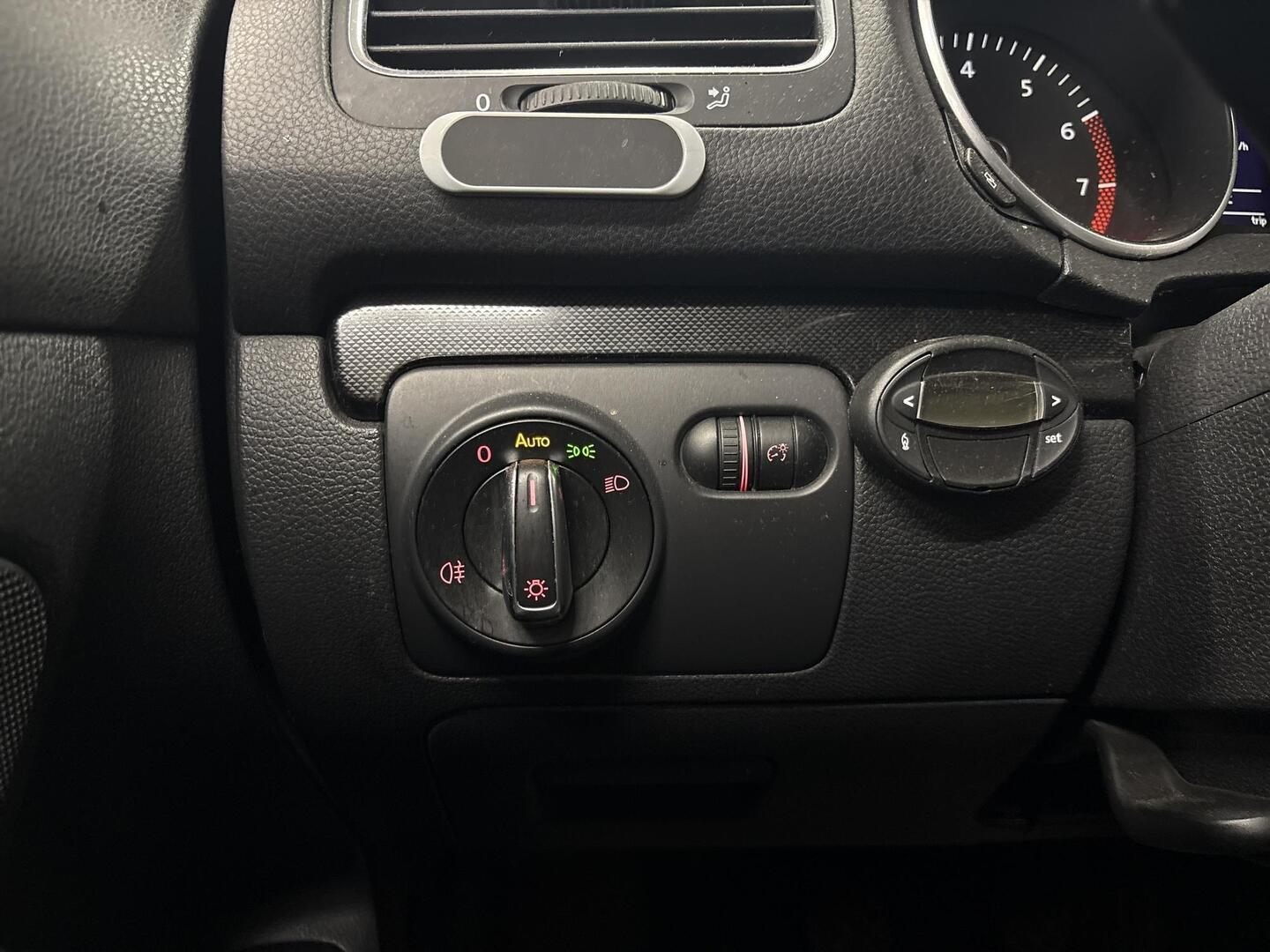 VOLKSWAGEN Golf 2010