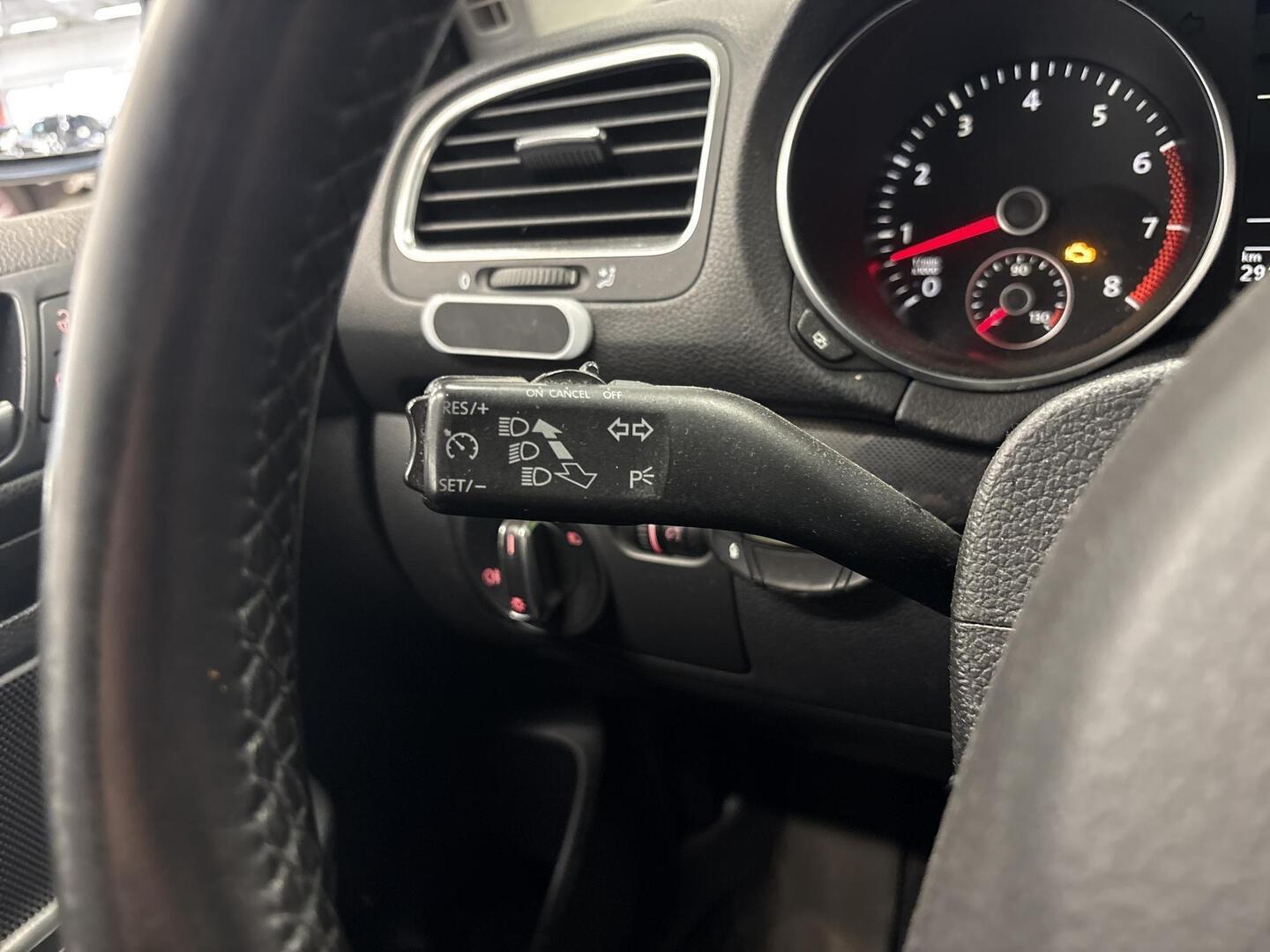 VOLKSWAGEN Golf 2010