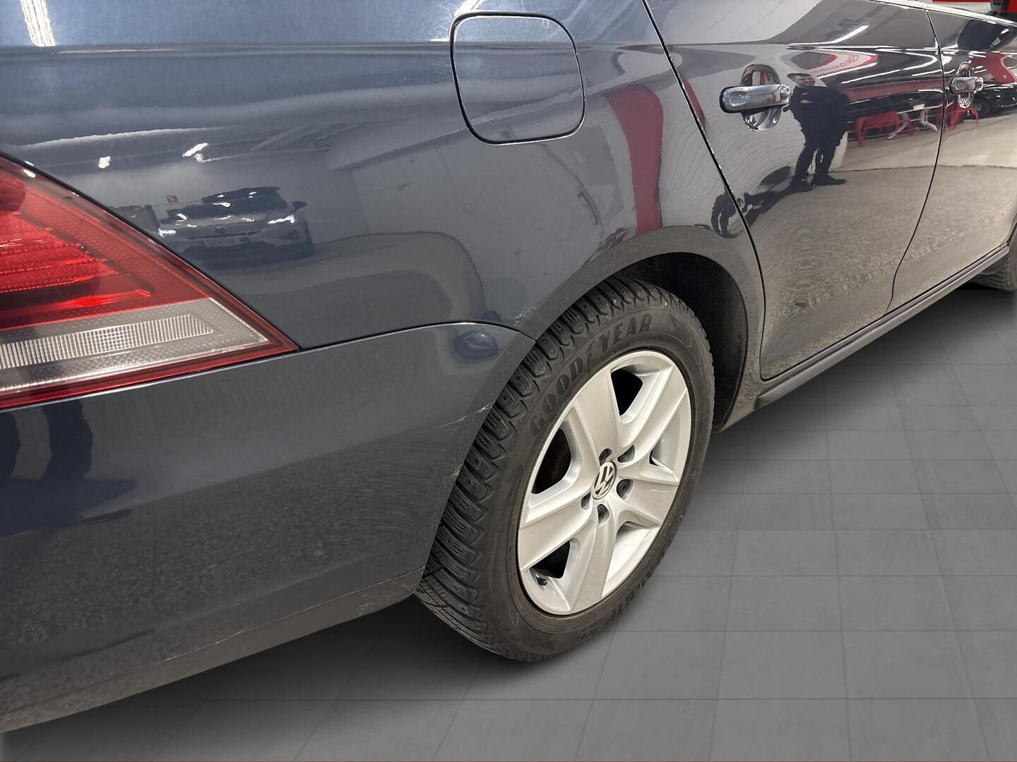 VOLKSWAGEN Golf 2010