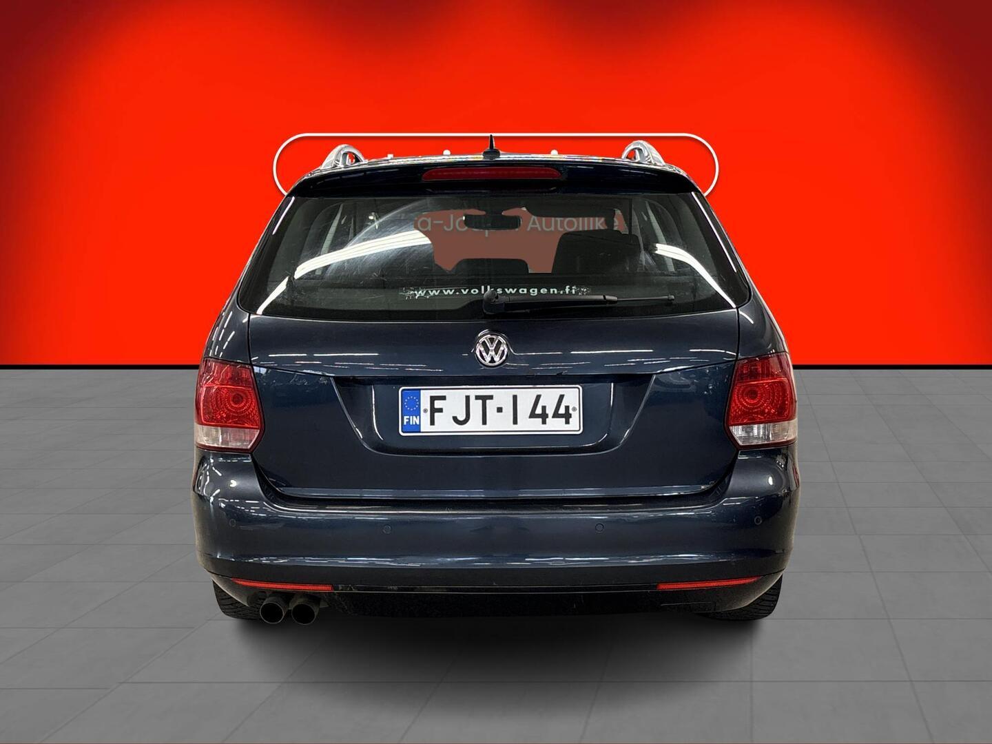 VOLKSWAGEN Golf 2010