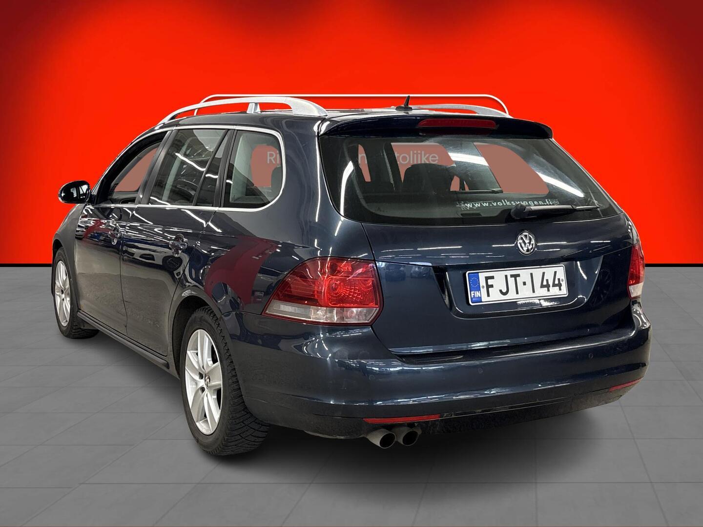 VOLKSWAGEN Golf 2010