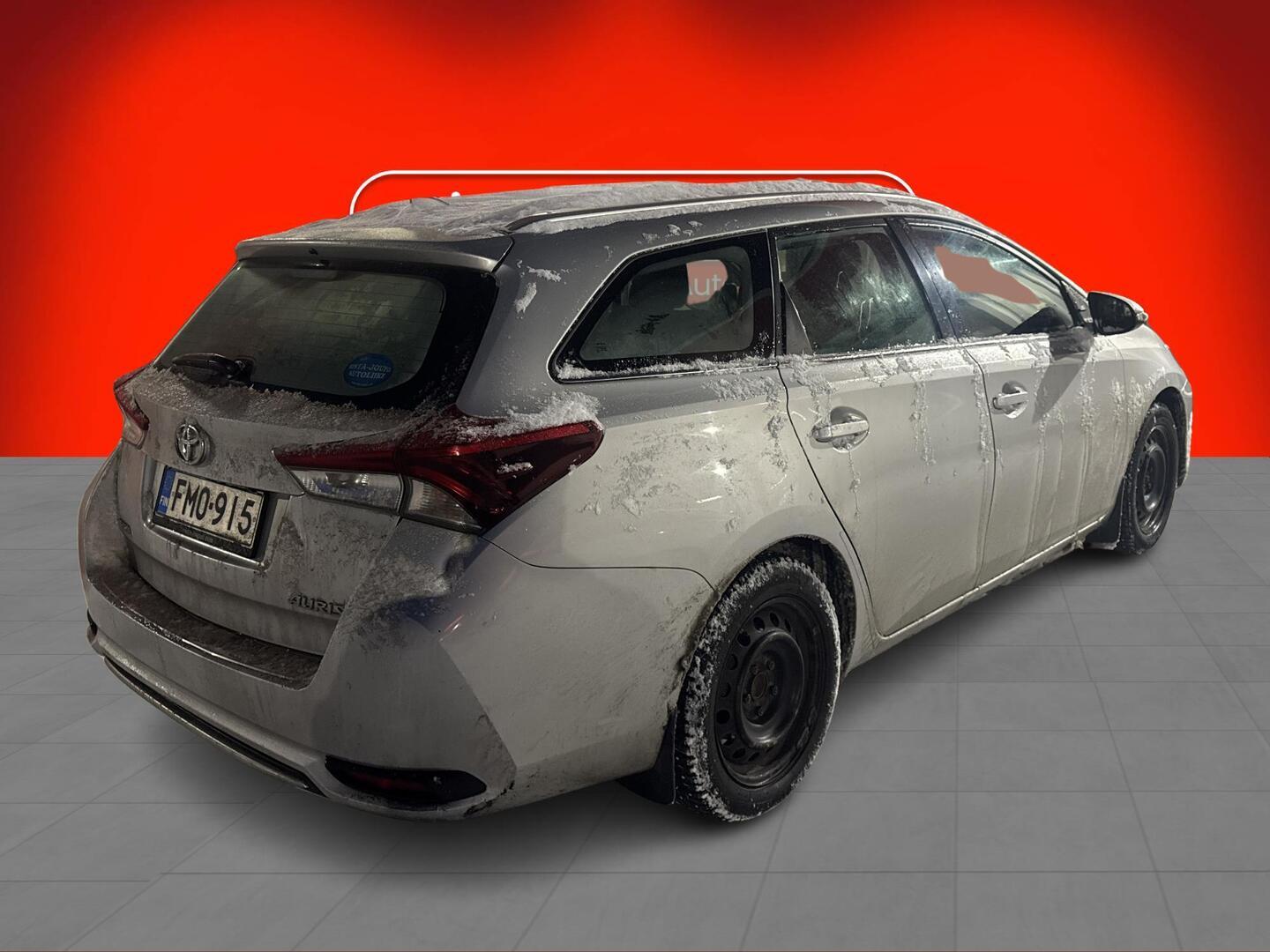 TOYOTA Auris 2016