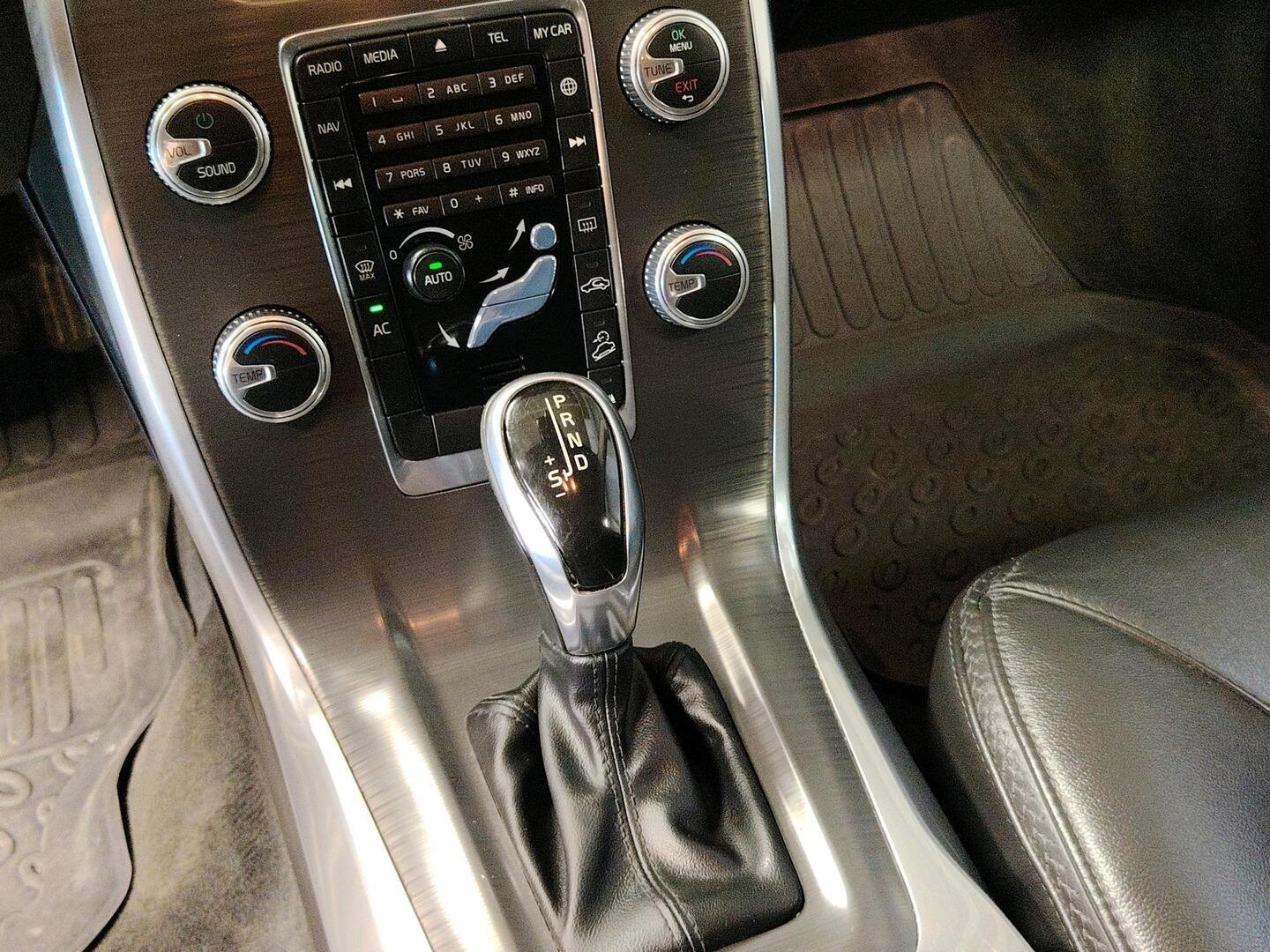 VOLVO XC70 2016