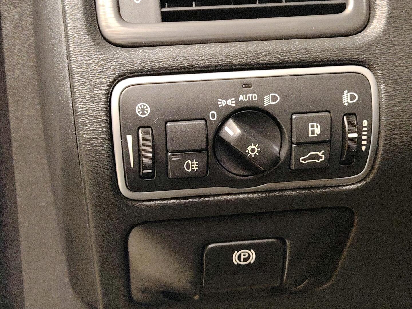 VOLVO XC70 2016
