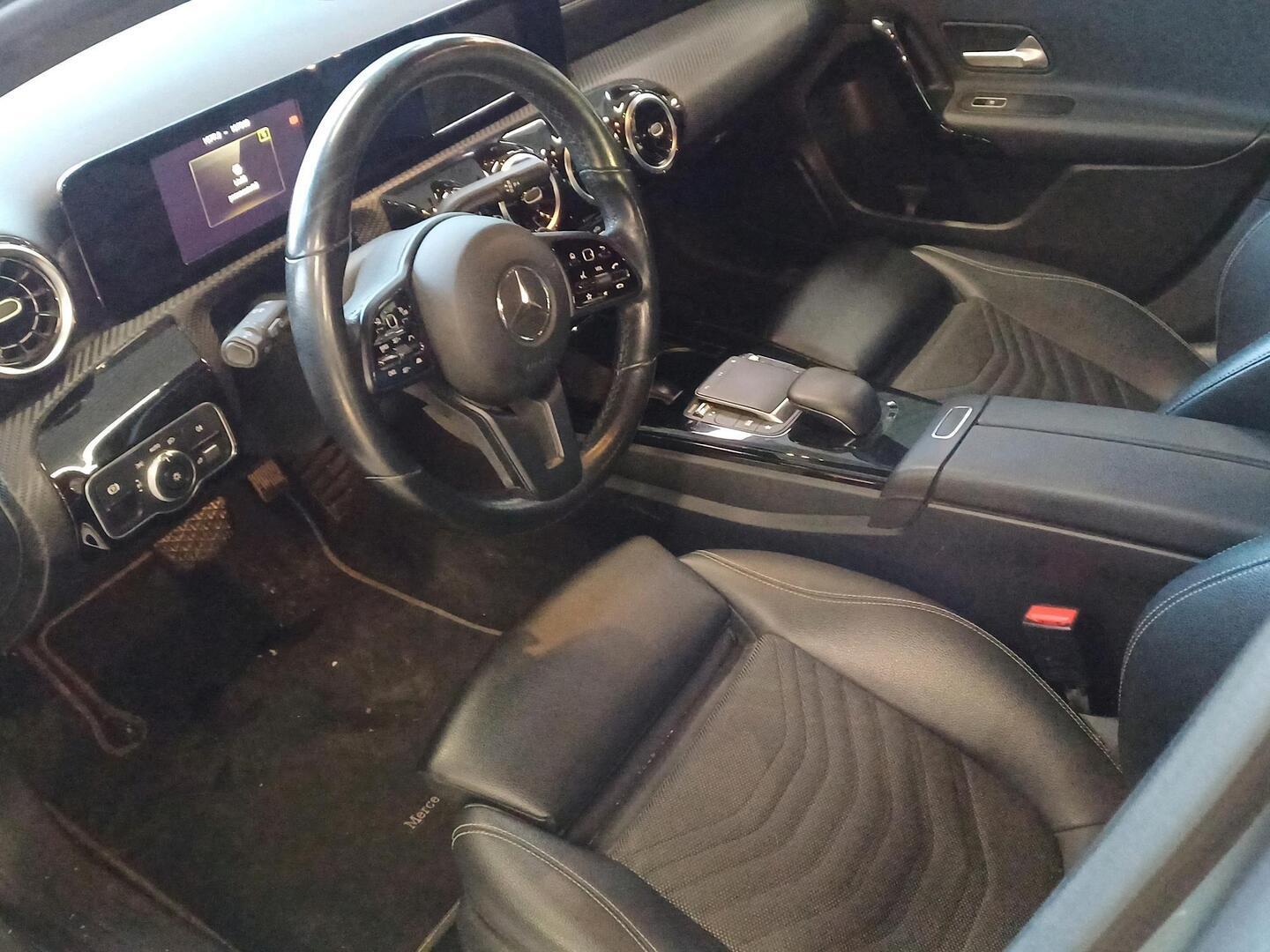 MERCEDES-BENZ A 2020