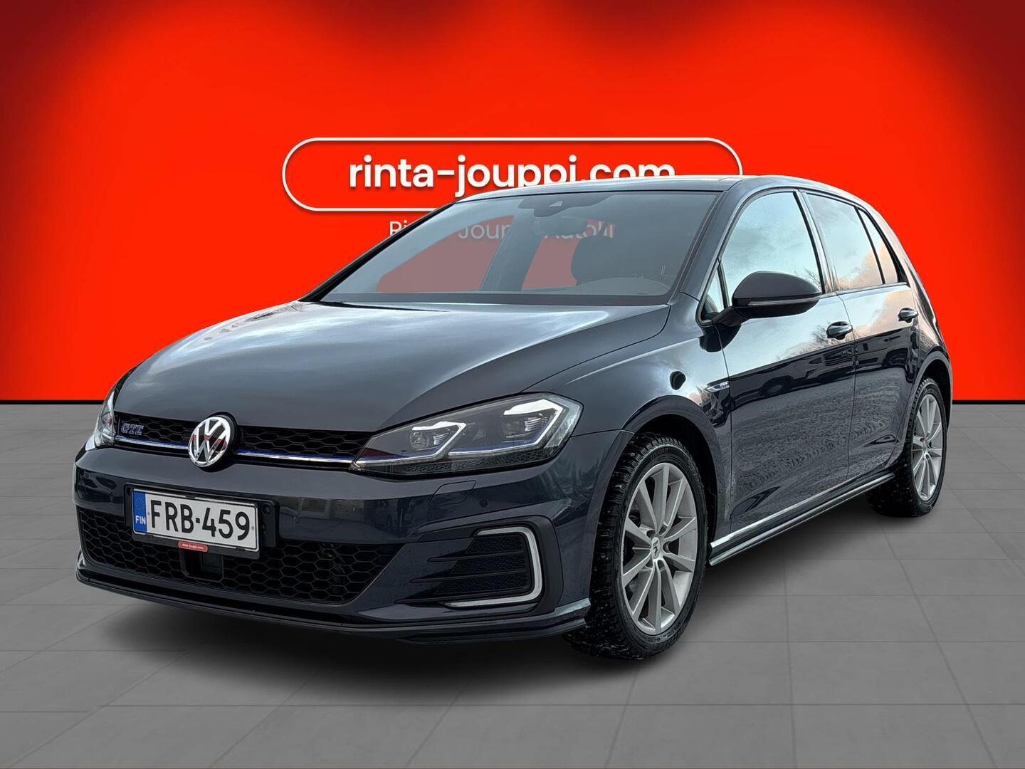 VOLKSWAGEN Golf 2017