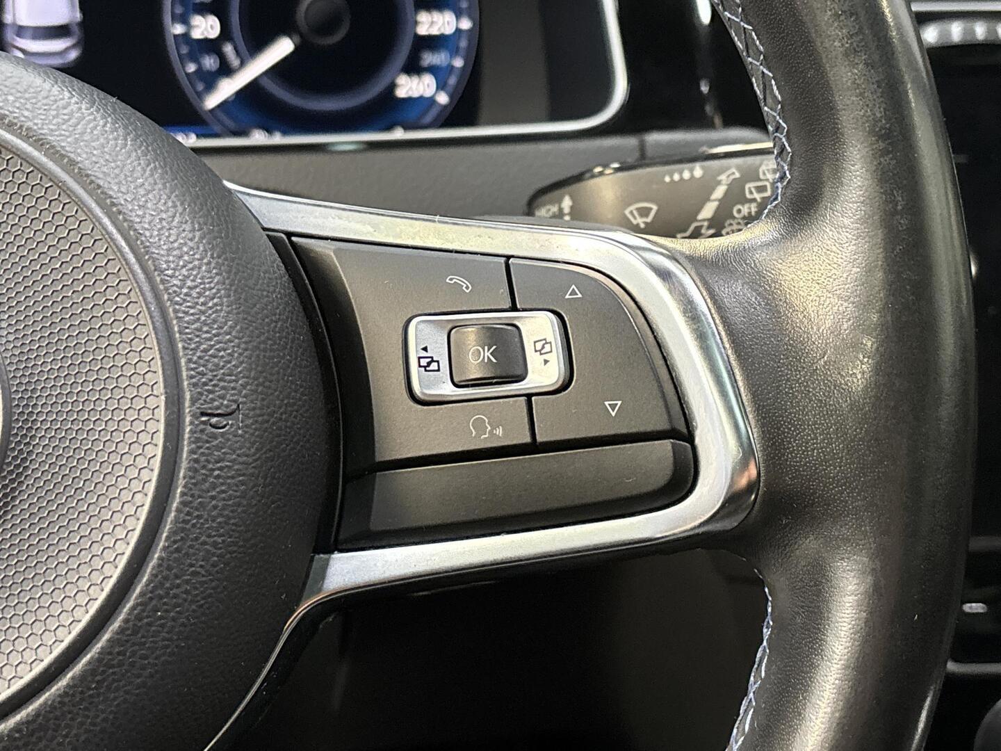 VOLKSWAGEN Golf 2017