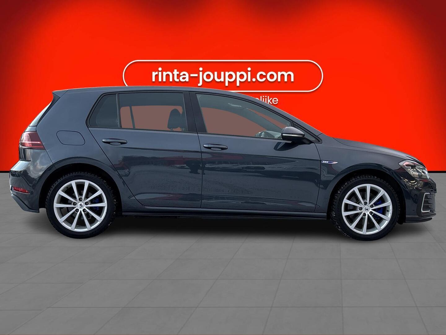 VOLKSWAGEN Golf 2017