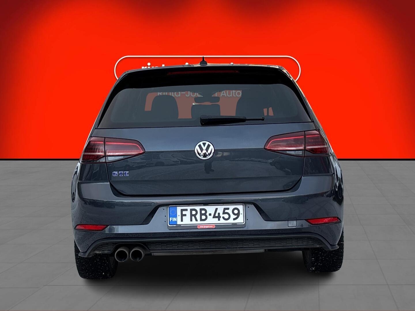 VOLKSWAGEN Golf 2017