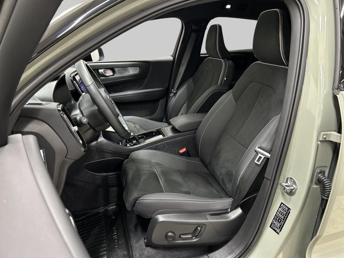 VOLVO C40 2022