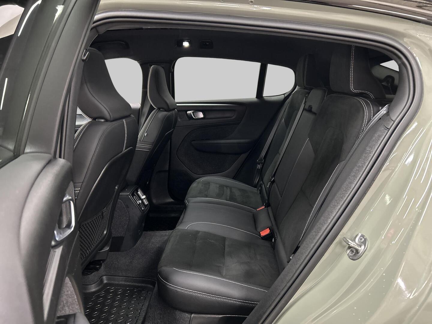 VOLVO C40 2022