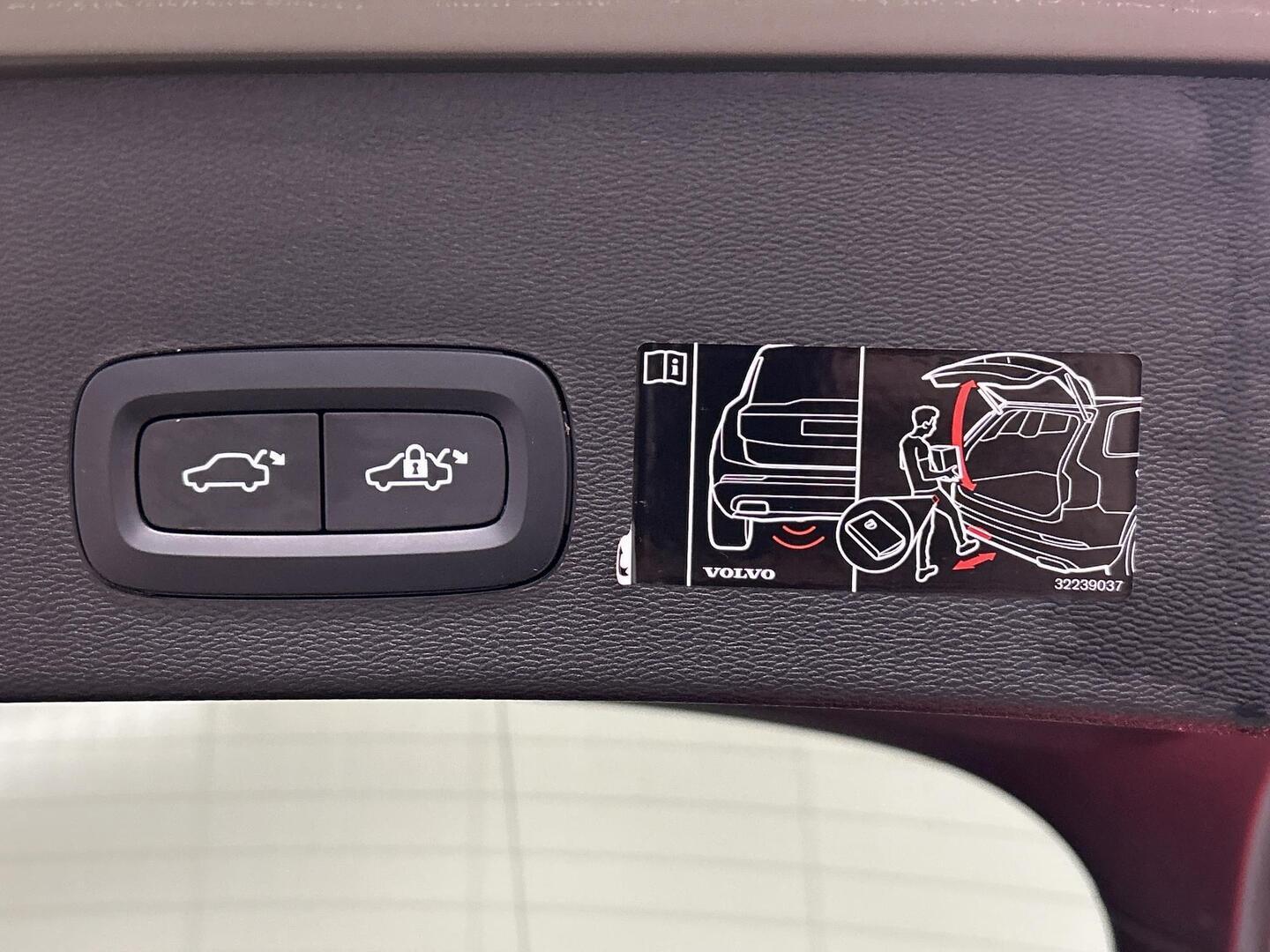 VOLVO C40 2022