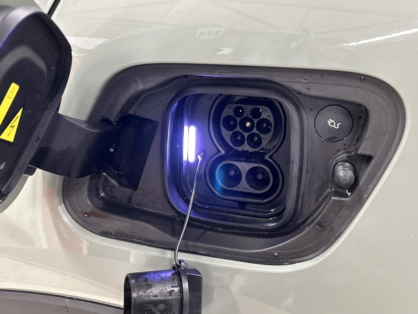 VOLVO C40 2022