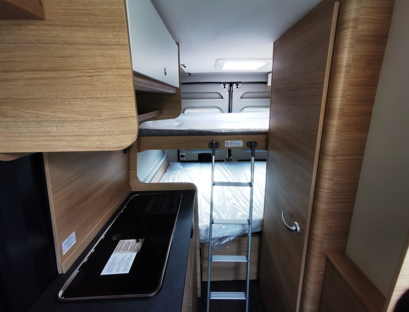 ROADCAR VAN R 601 2024