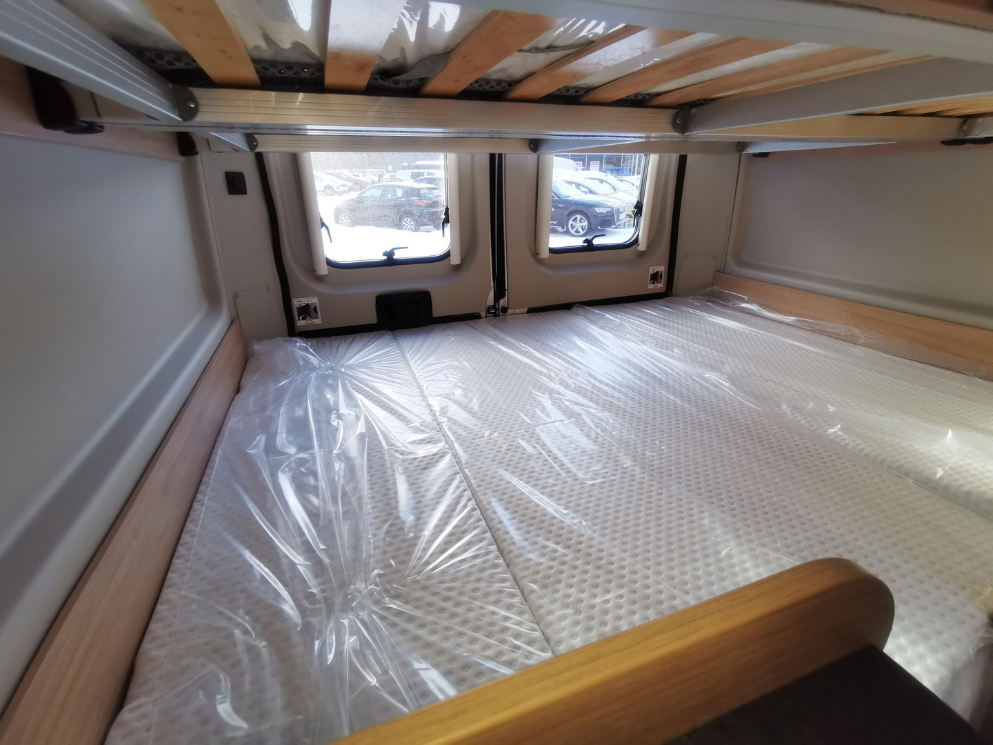 ROADCAR VAN R 601 2024