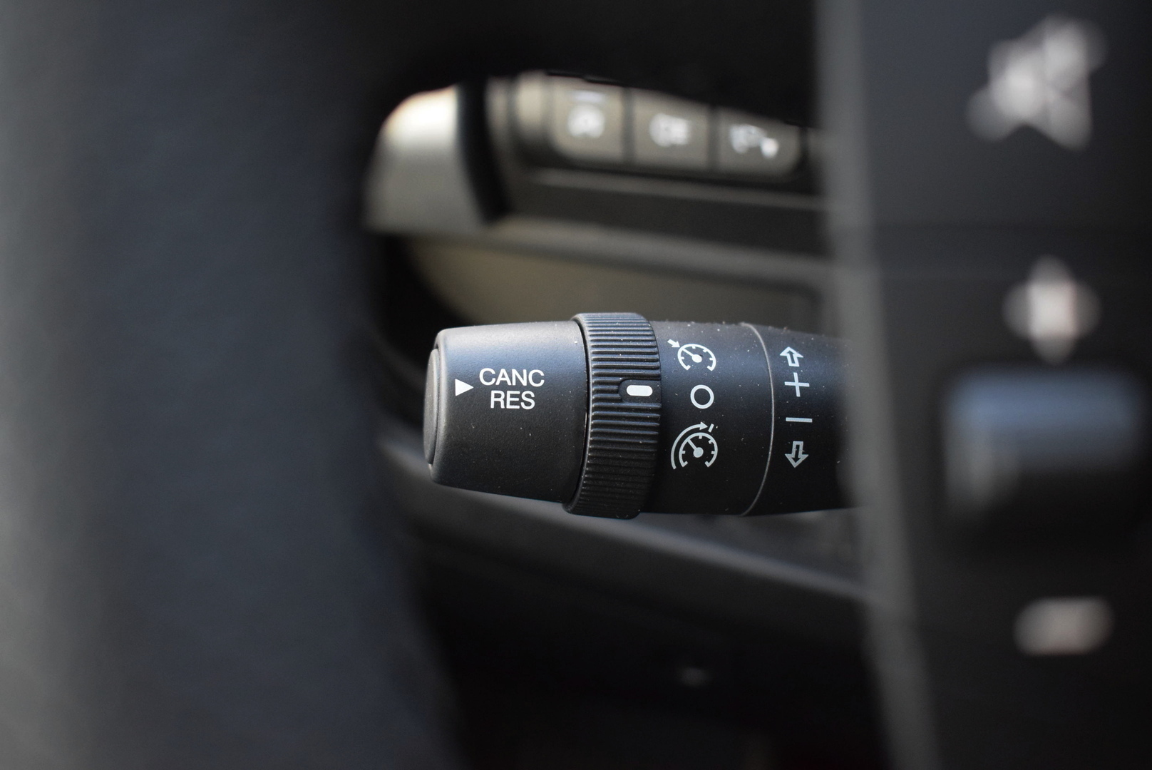 ROADCAR VAN R 601 2024