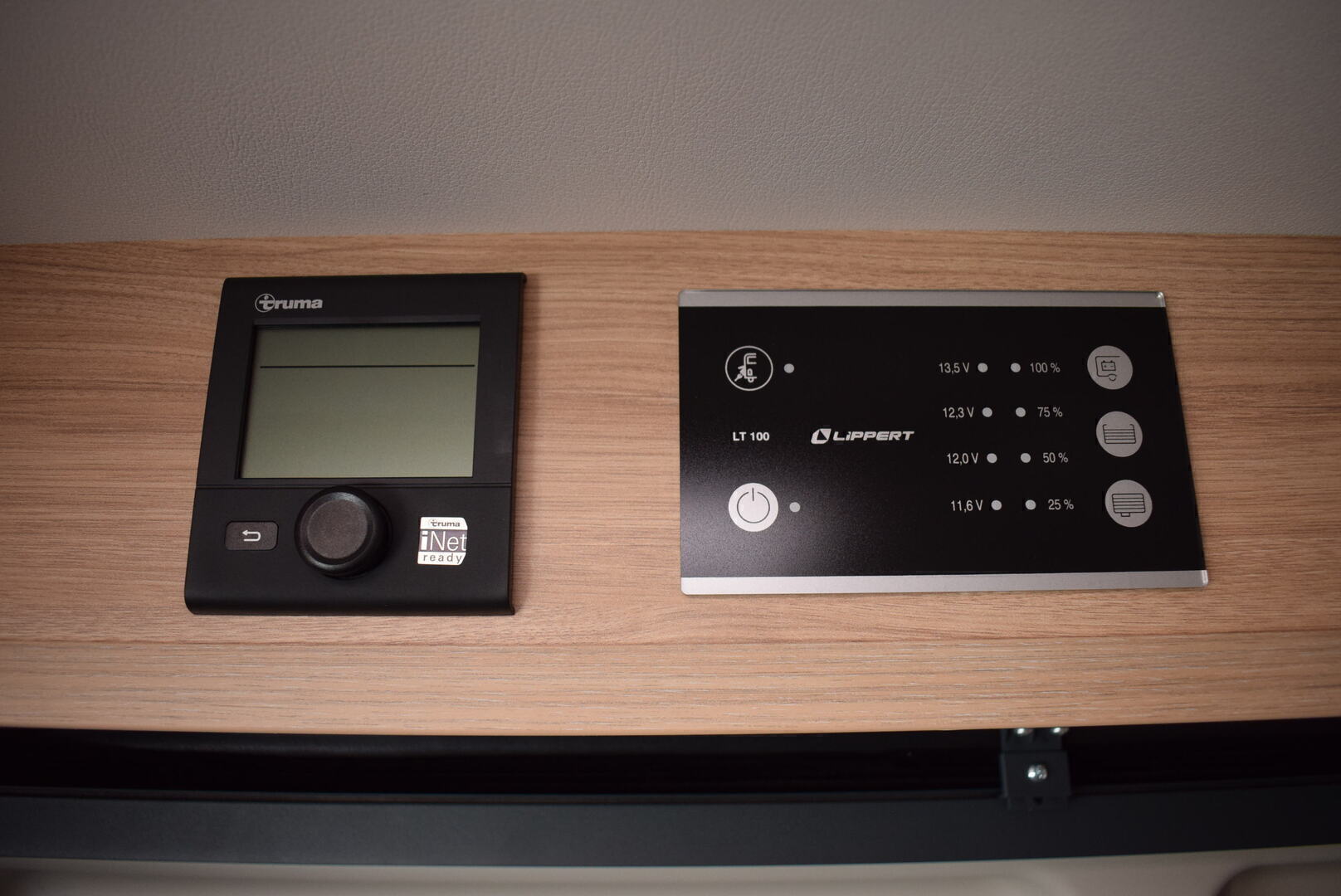 ROADCAR VAN R 601 2024