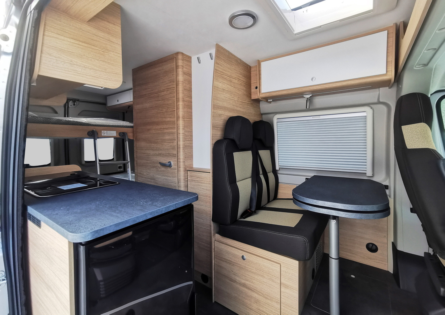 ROADCAR VAN R 601 2024