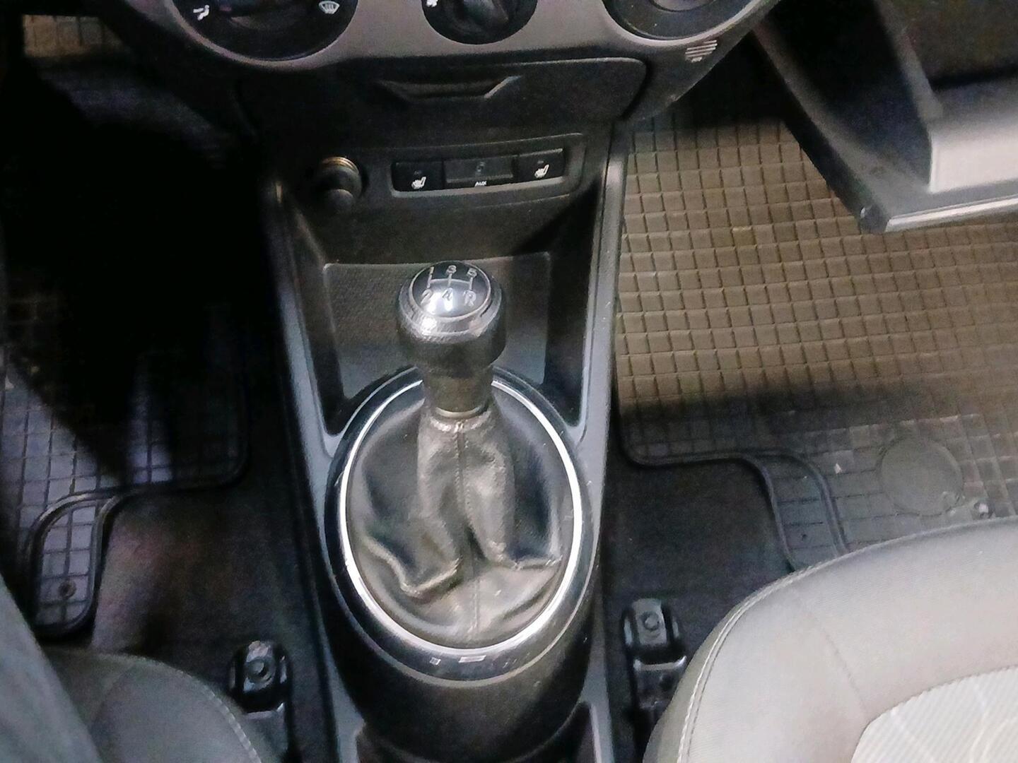 HYUNDAI i20 2011