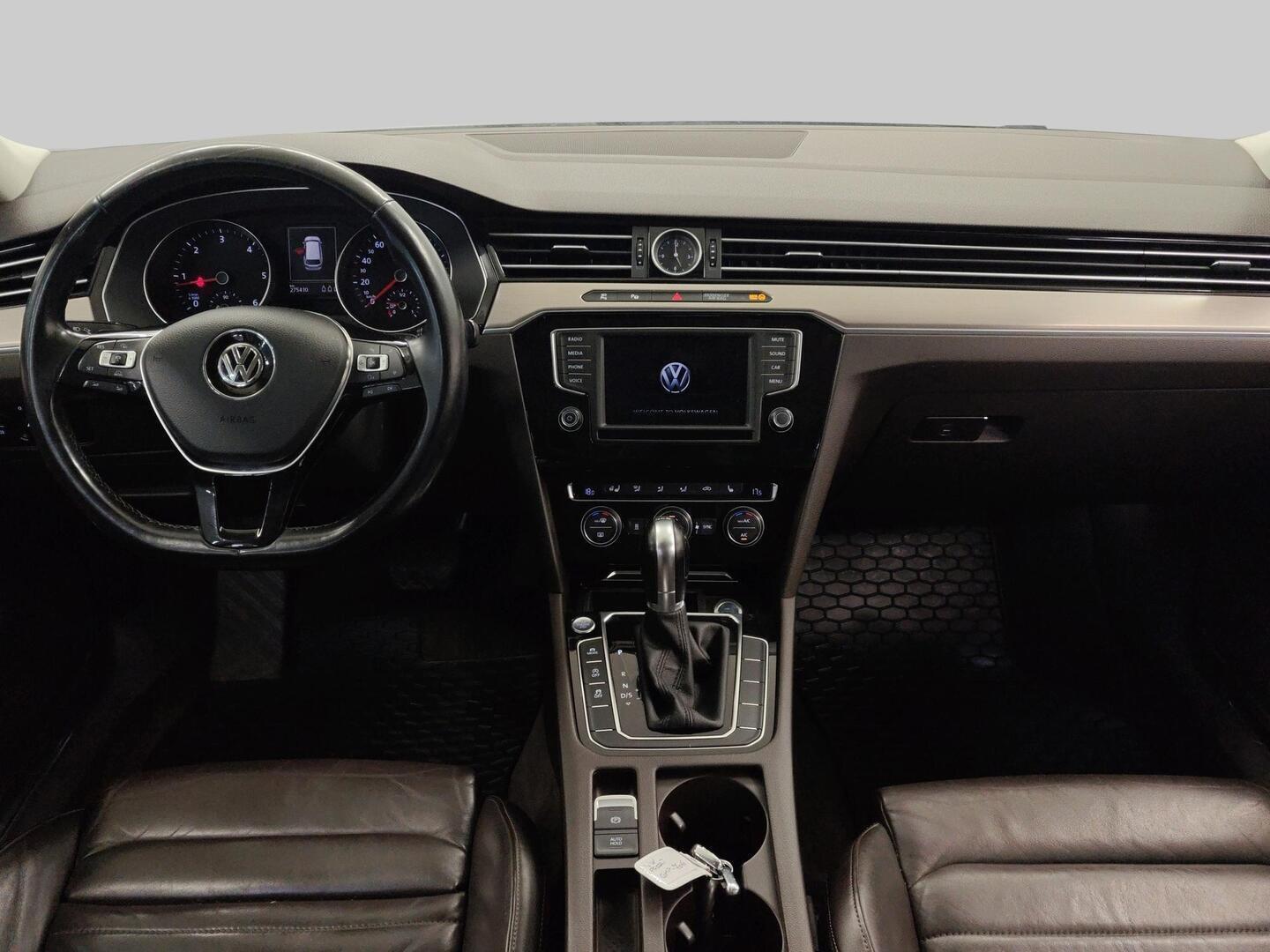 VOLKSWAGEN Passat 2015