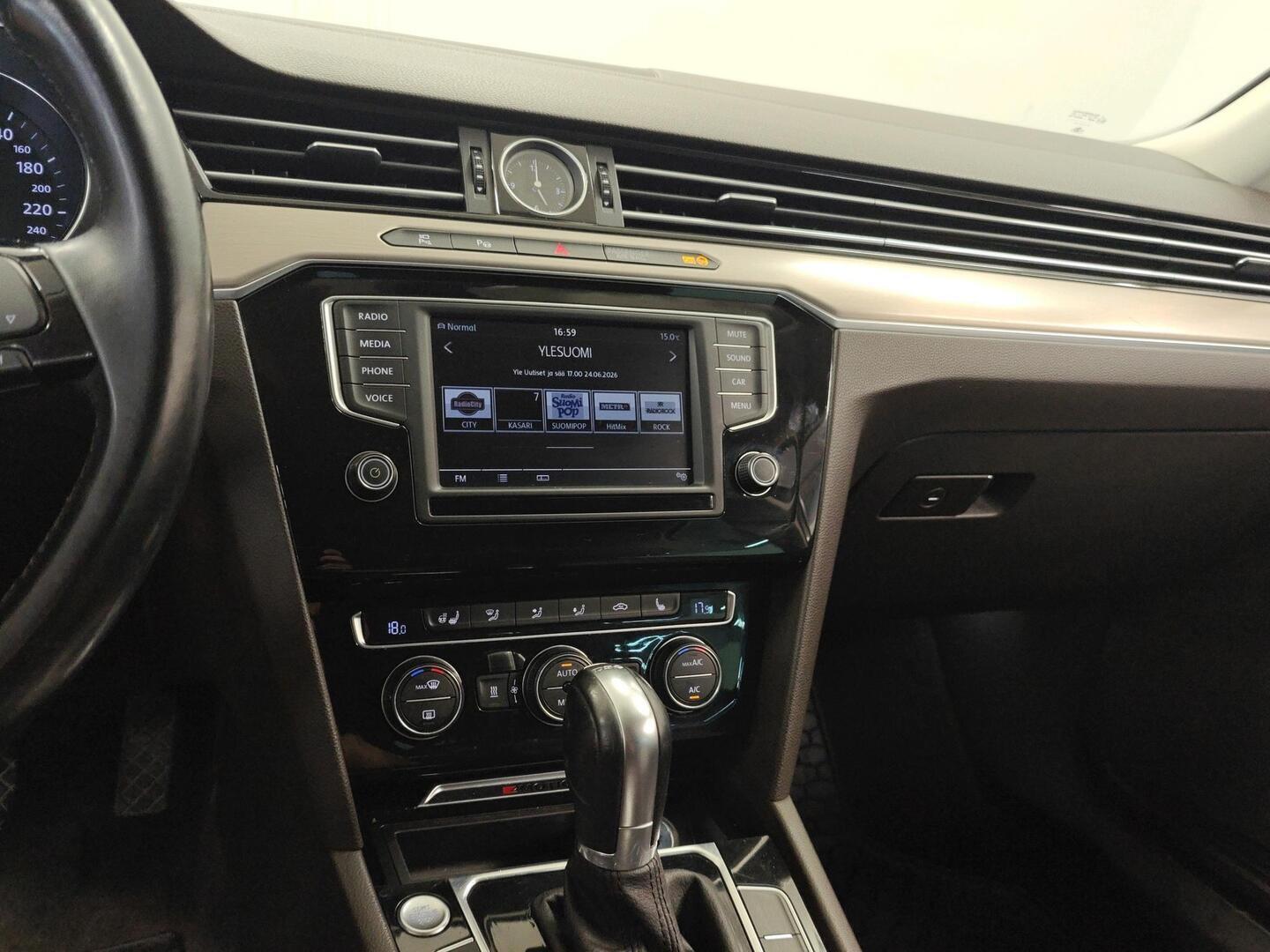 VOLKSWAGEN Passat 2015