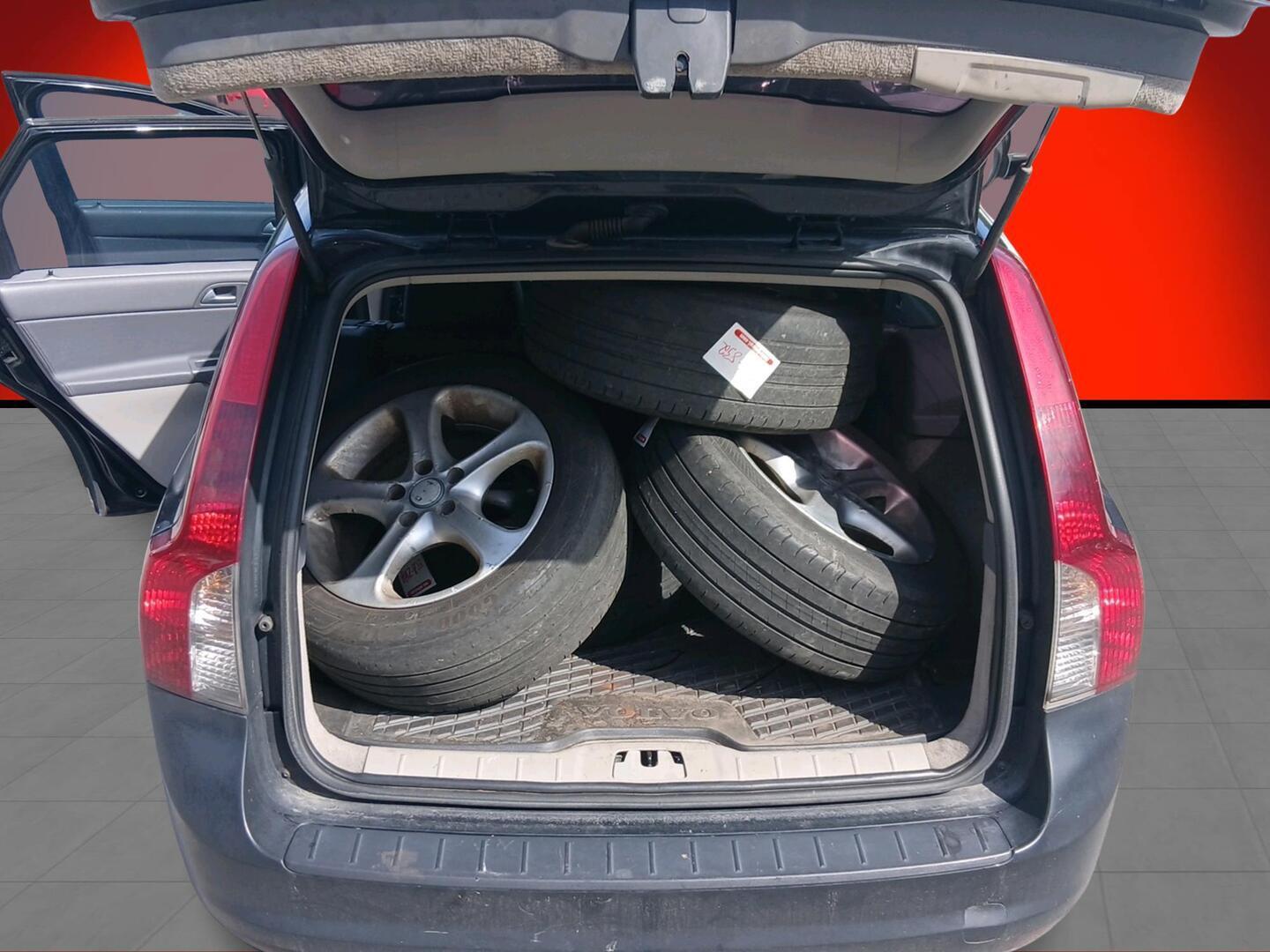 VOLVO V50 2009
