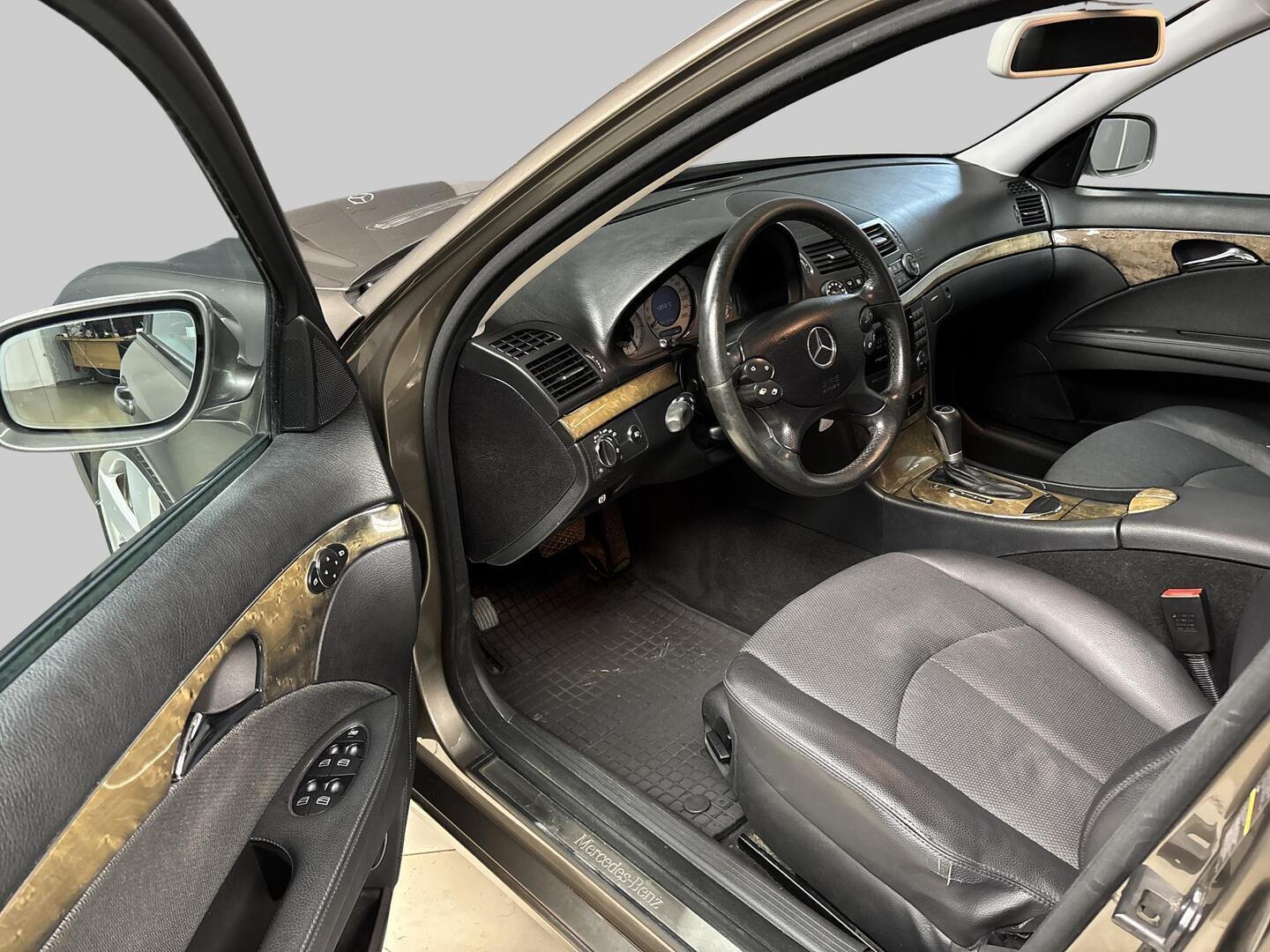 MERCEDES-BENZ E 2007