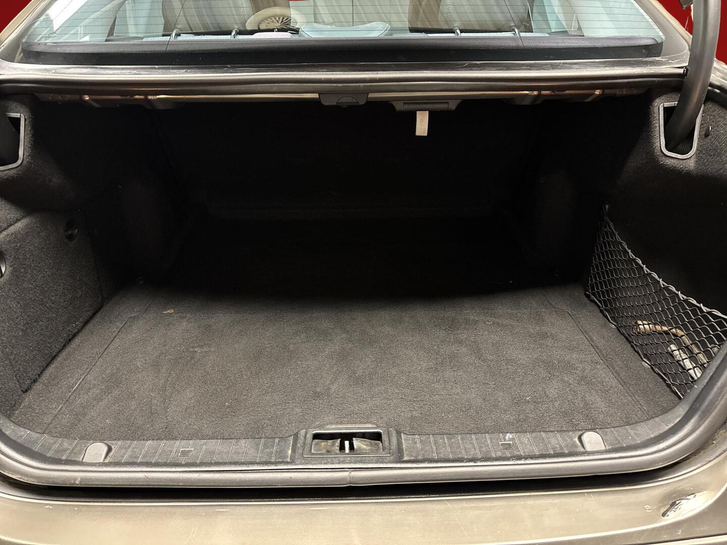 MERCEDES-BENZ E 2007