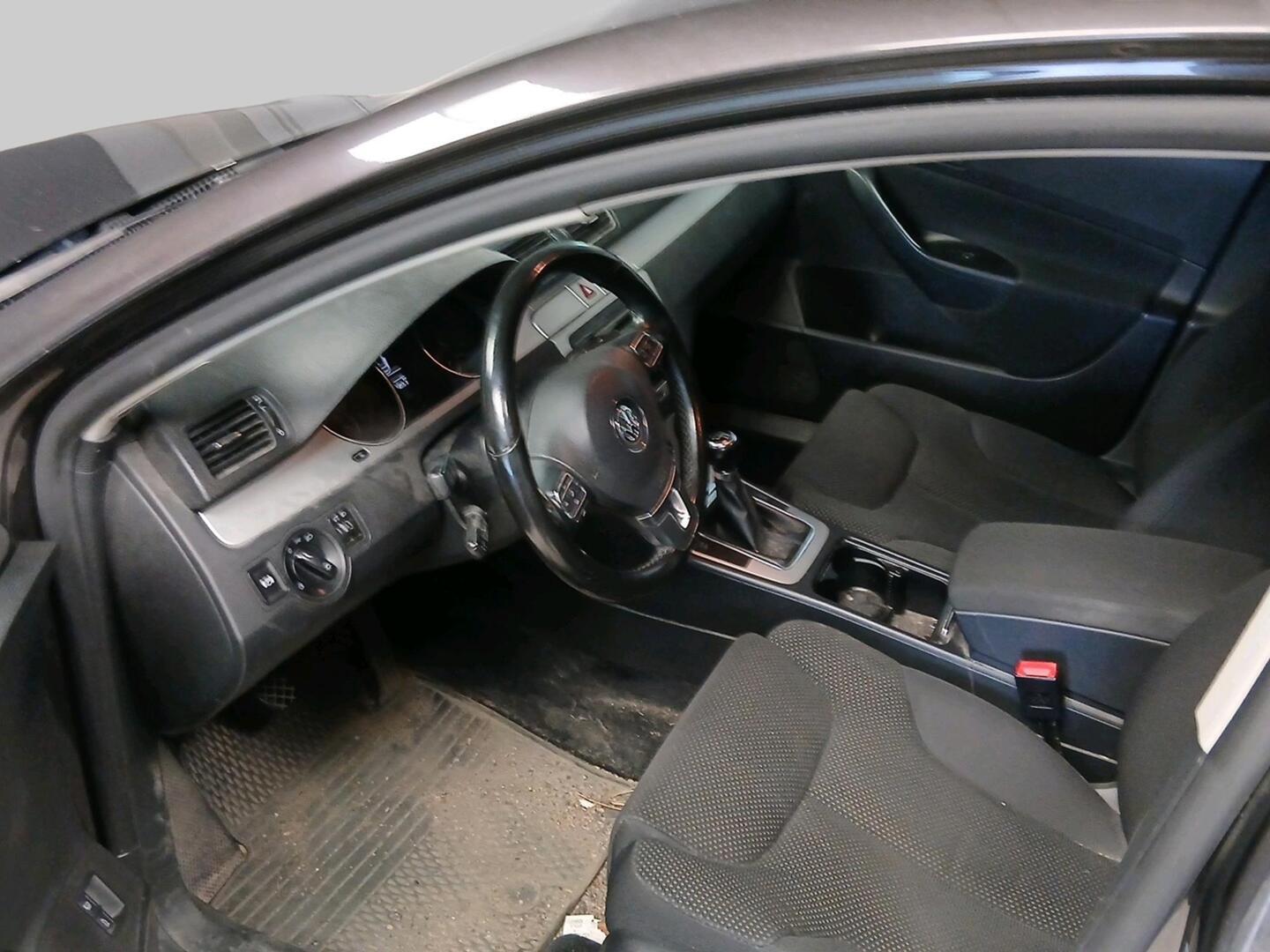 VOLKSWAGEN Passat 2009