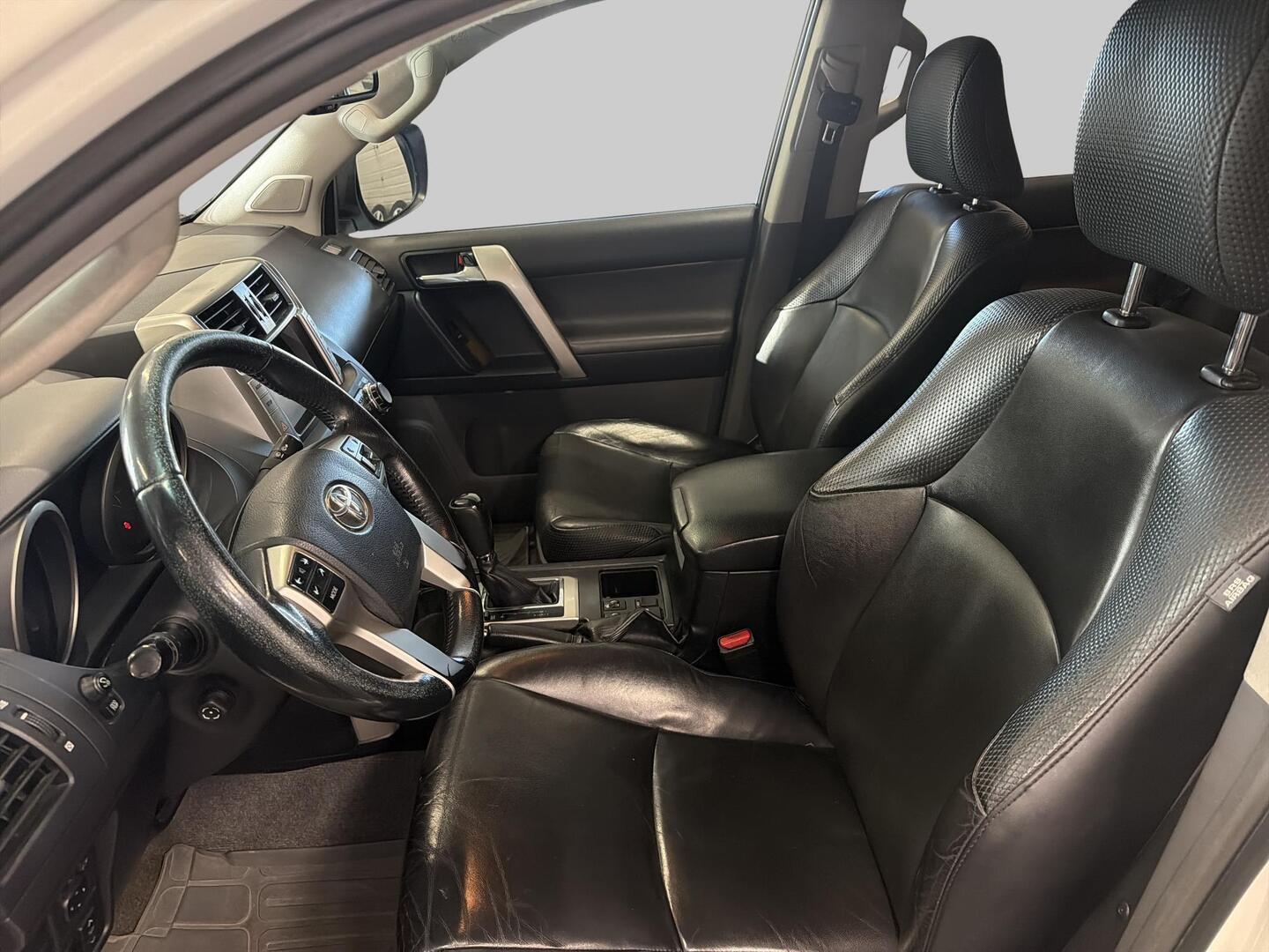 TOYOTA Land Cruiser 2010