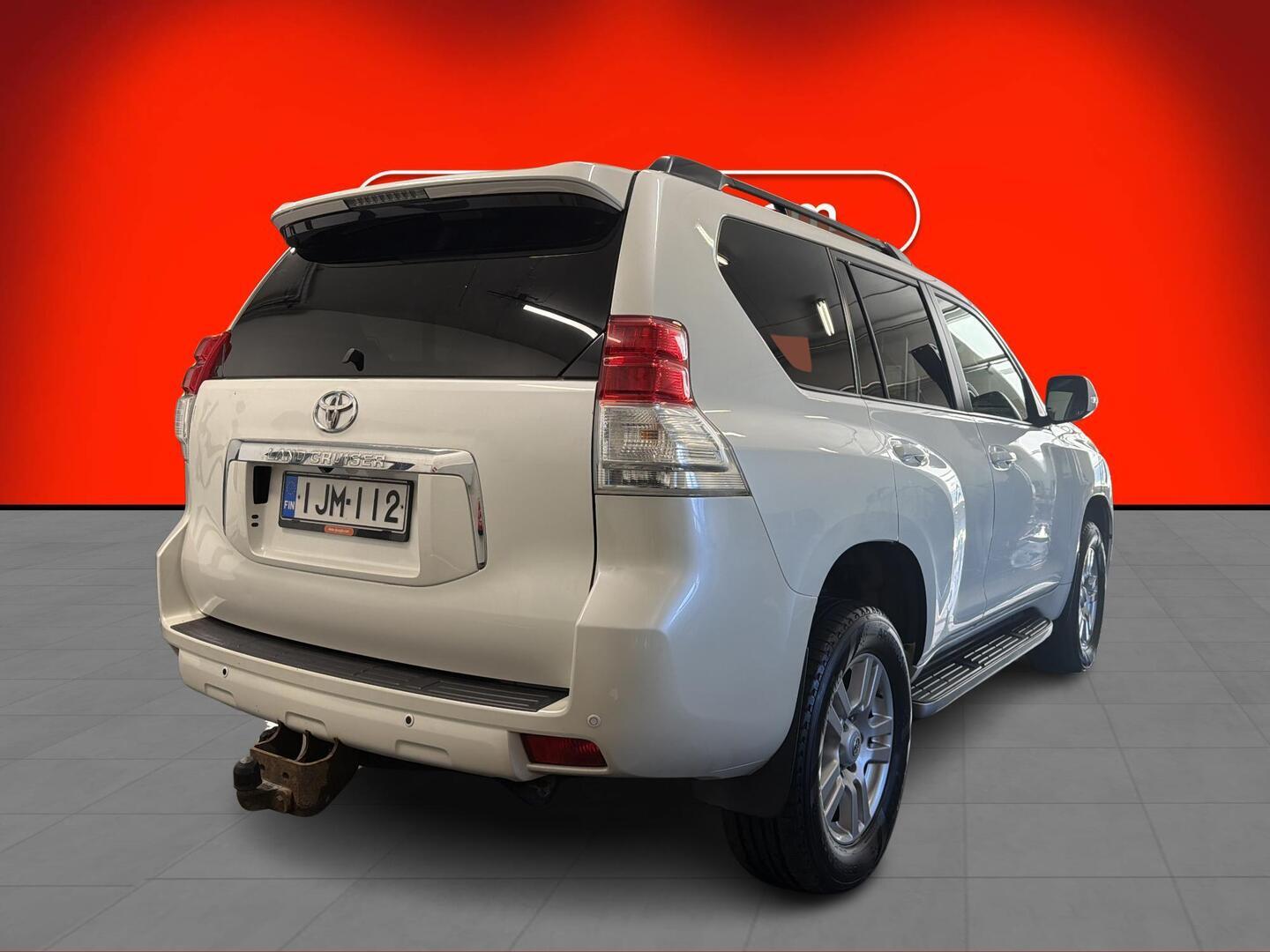TOYOTA Land Cruiser 2010