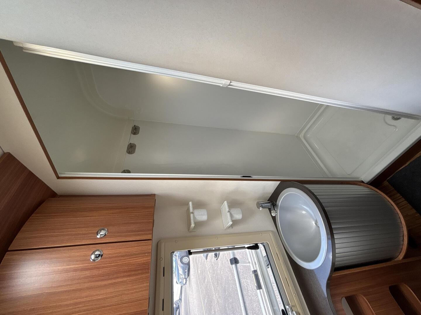 ADRIA CORAL S 670 SLT 2011