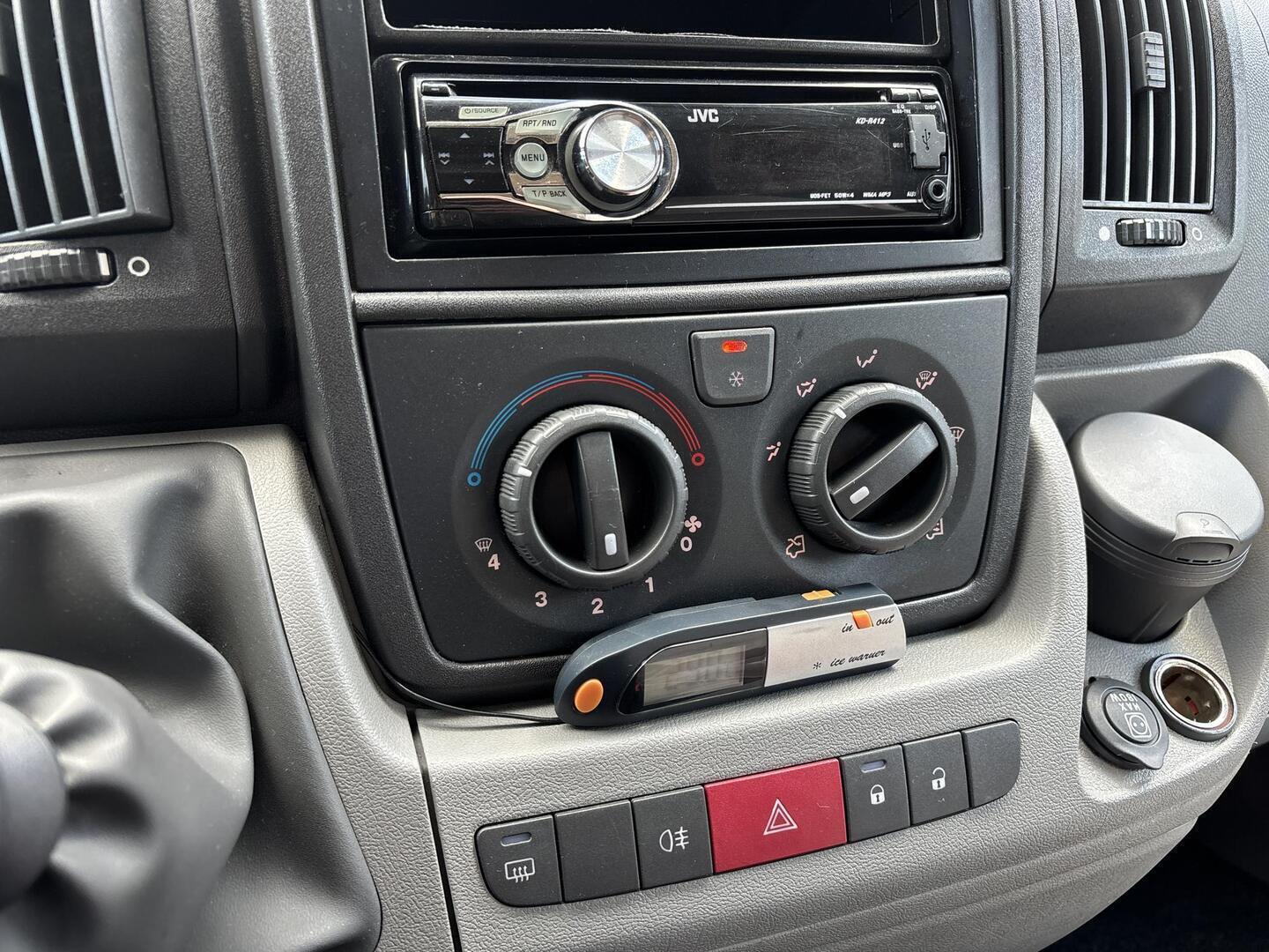 ADRIA CORAL S 670 SLT 2011