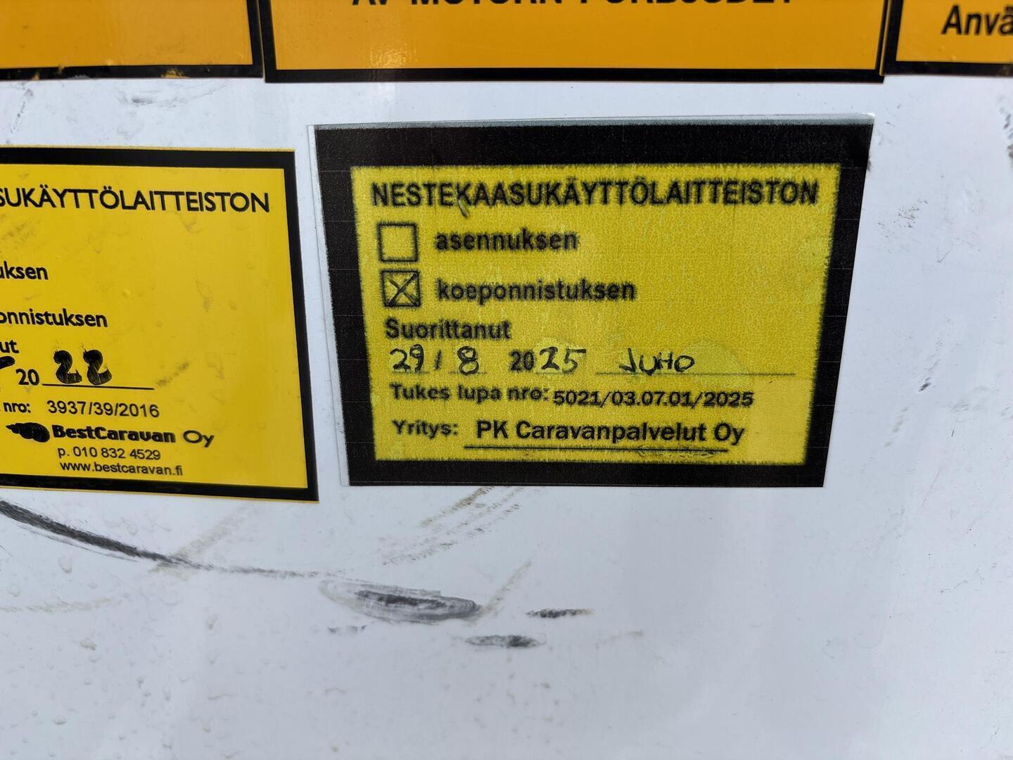 ADRIA CORAL S 670 SLT 2011