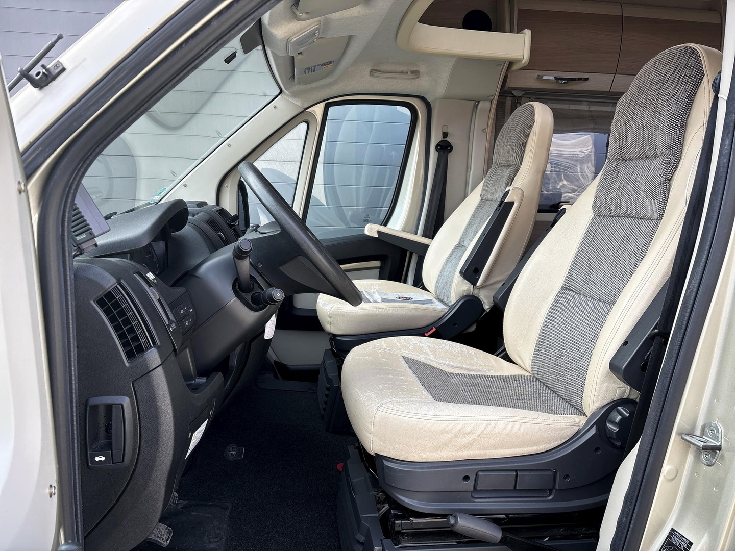 BÜRSTNER Nexxo T 715G 2013