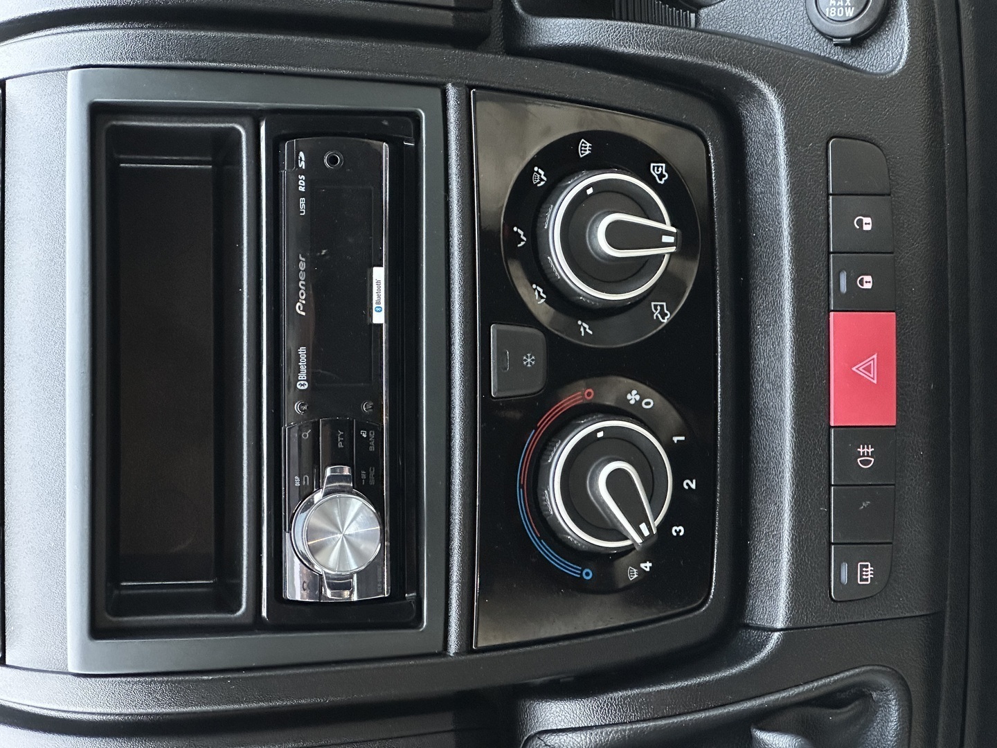 BÜRSTNER Nexxo T 715G 2013