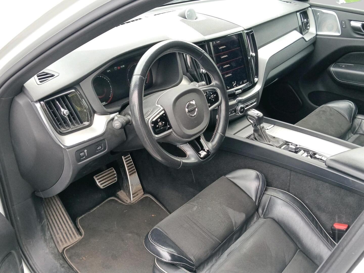 VOLVO XC60 2018