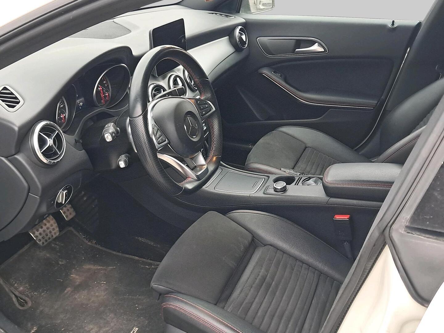 MERCEDES-BENZ CLA 2017