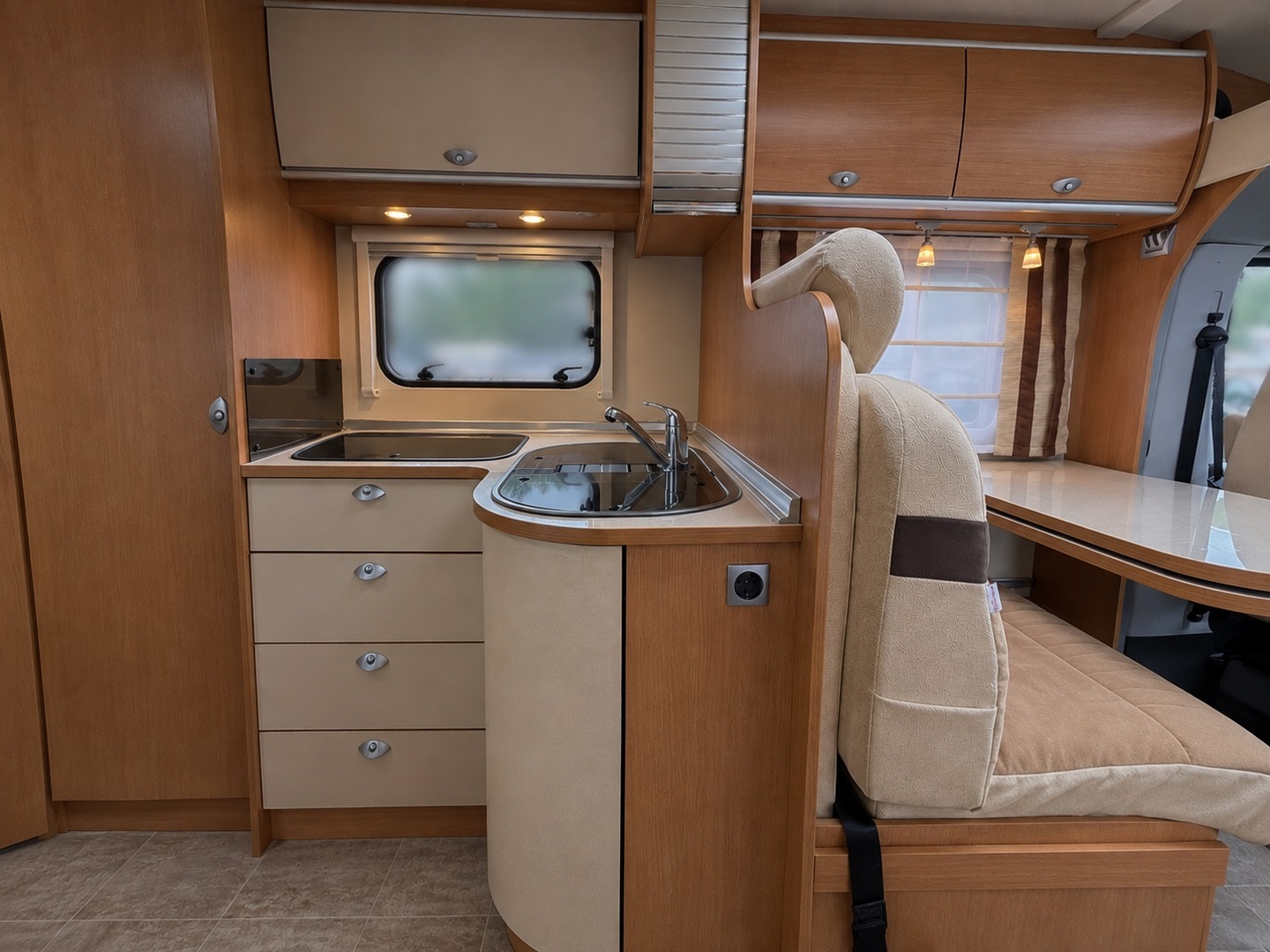 BÜRSTNER T 660 NEXXO 2011