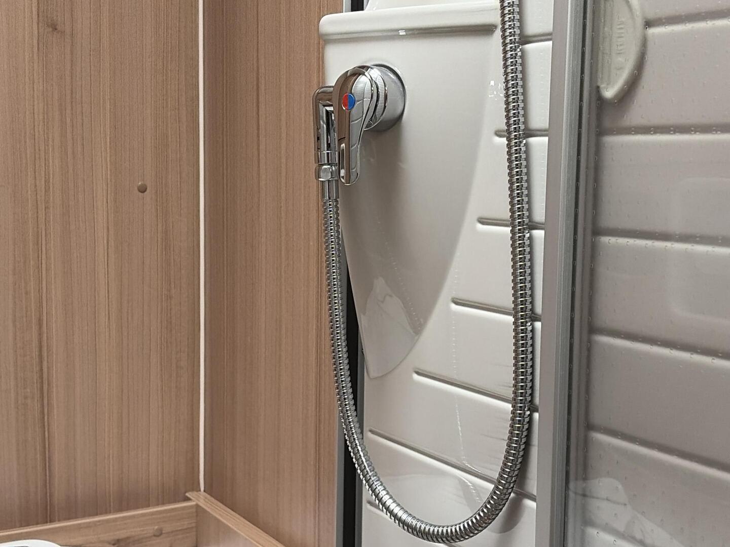 BÜRSTNER T 660 NEXXO 2011