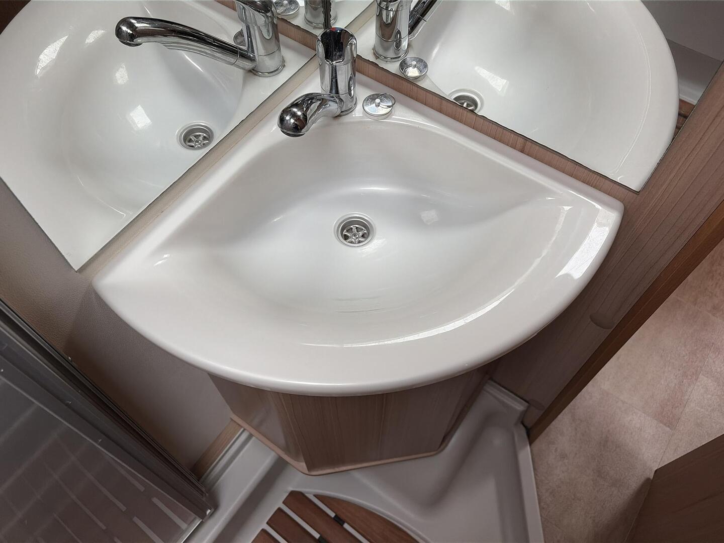 BÜRSTNER T 660 NEXXO 2011