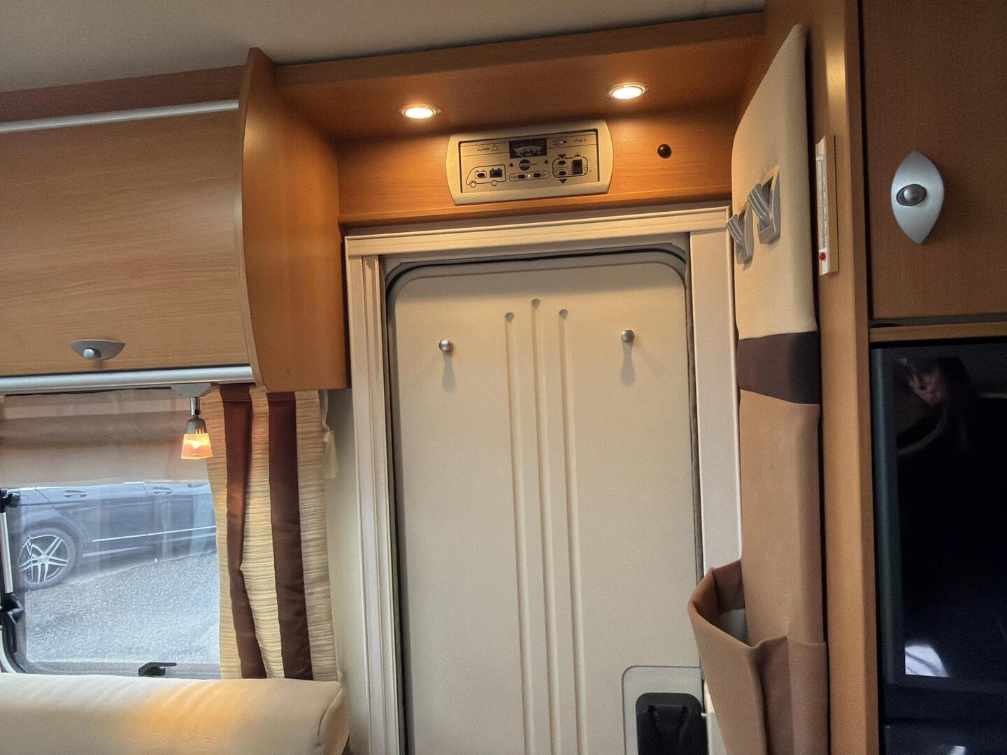 BÜRSTNER T 660 NEXXO 2011
