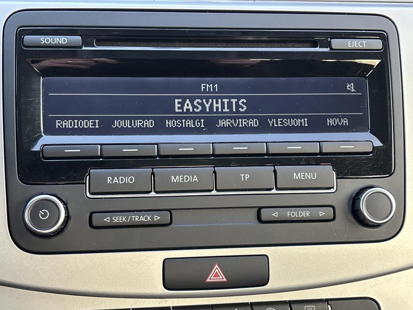 VOLKSWAGEN Passat 2012