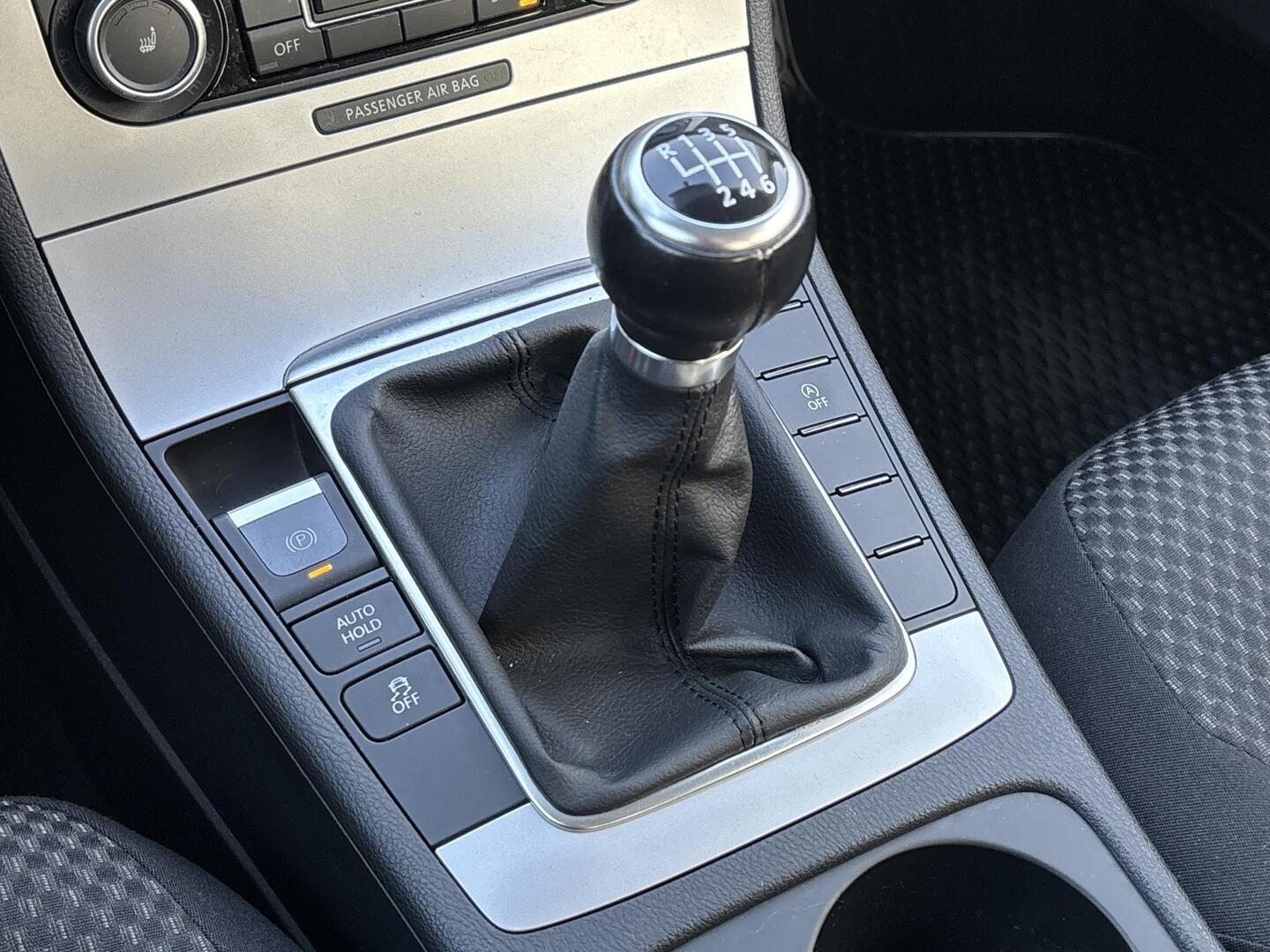 VOLKSWAGEN Passat 2012