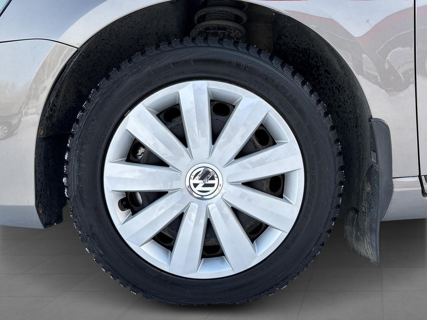 VOLKSWAGEN Passat 2012