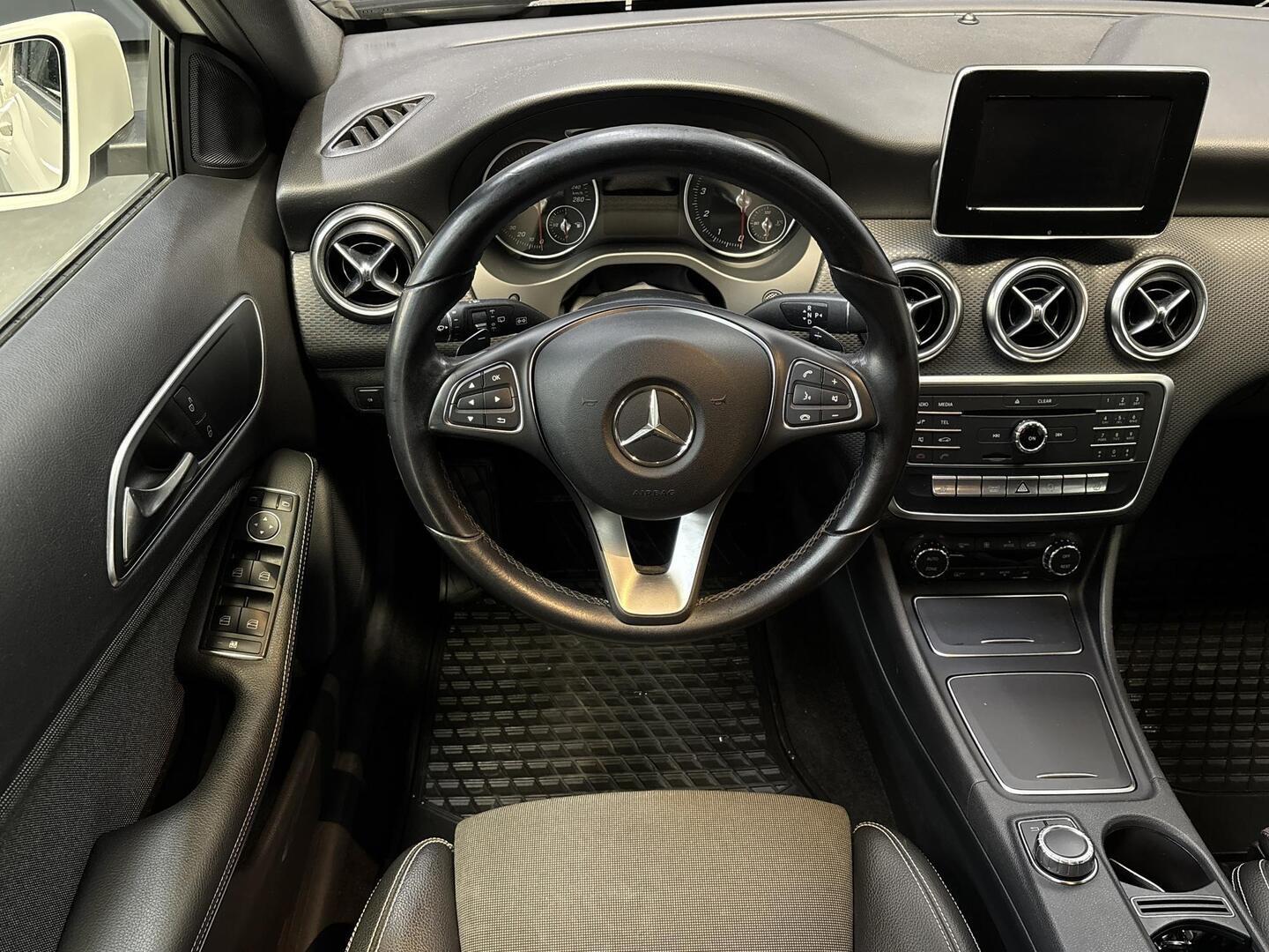 MERCEDES-BENZ A 2016