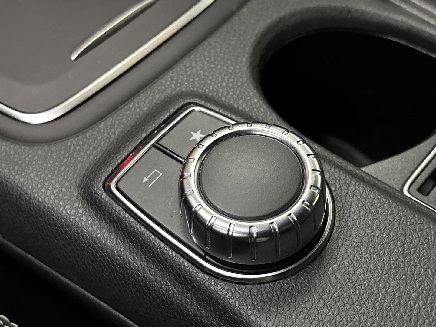 MERCEDES-BENZ A 2016