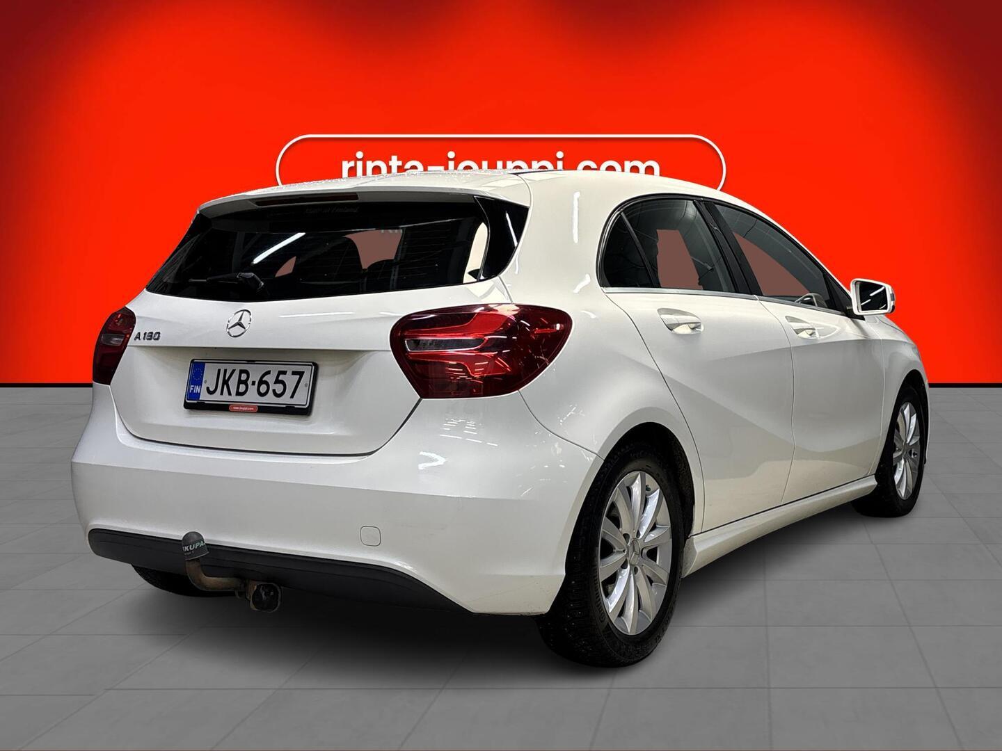 MERCEDES-BENZ A 2016