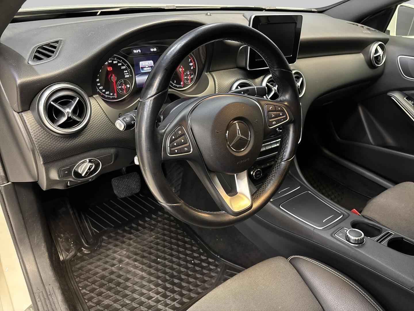 MERCEDES-BENZ A 2016